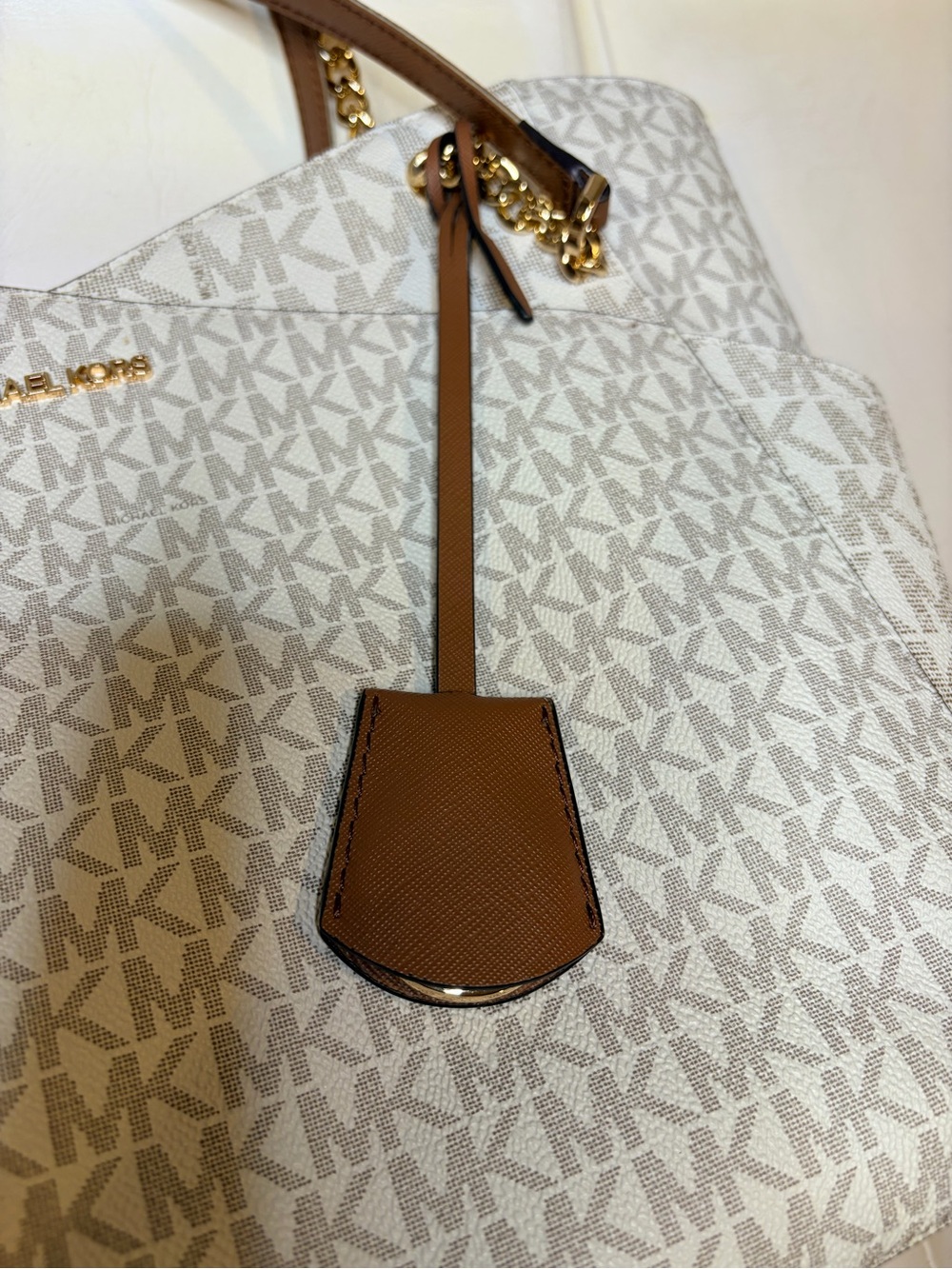 Michael Kors Cream & Brown MK Signature Tote with Gold Hardware - Picture 12 of 14